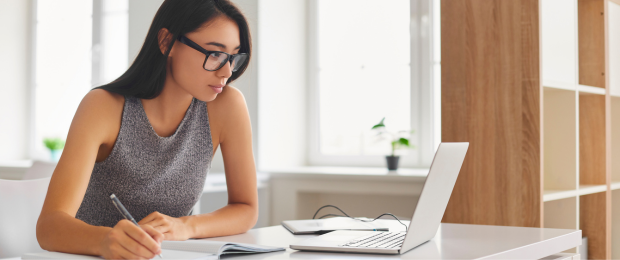 ICBUK's tweet photo. @HMRCgovuk are hosting a range of webinars that are useful for bookkeepers and payroll professionals: https://t.co/pvq0lOLVqu https://t.co/UxlZMJe5s1
