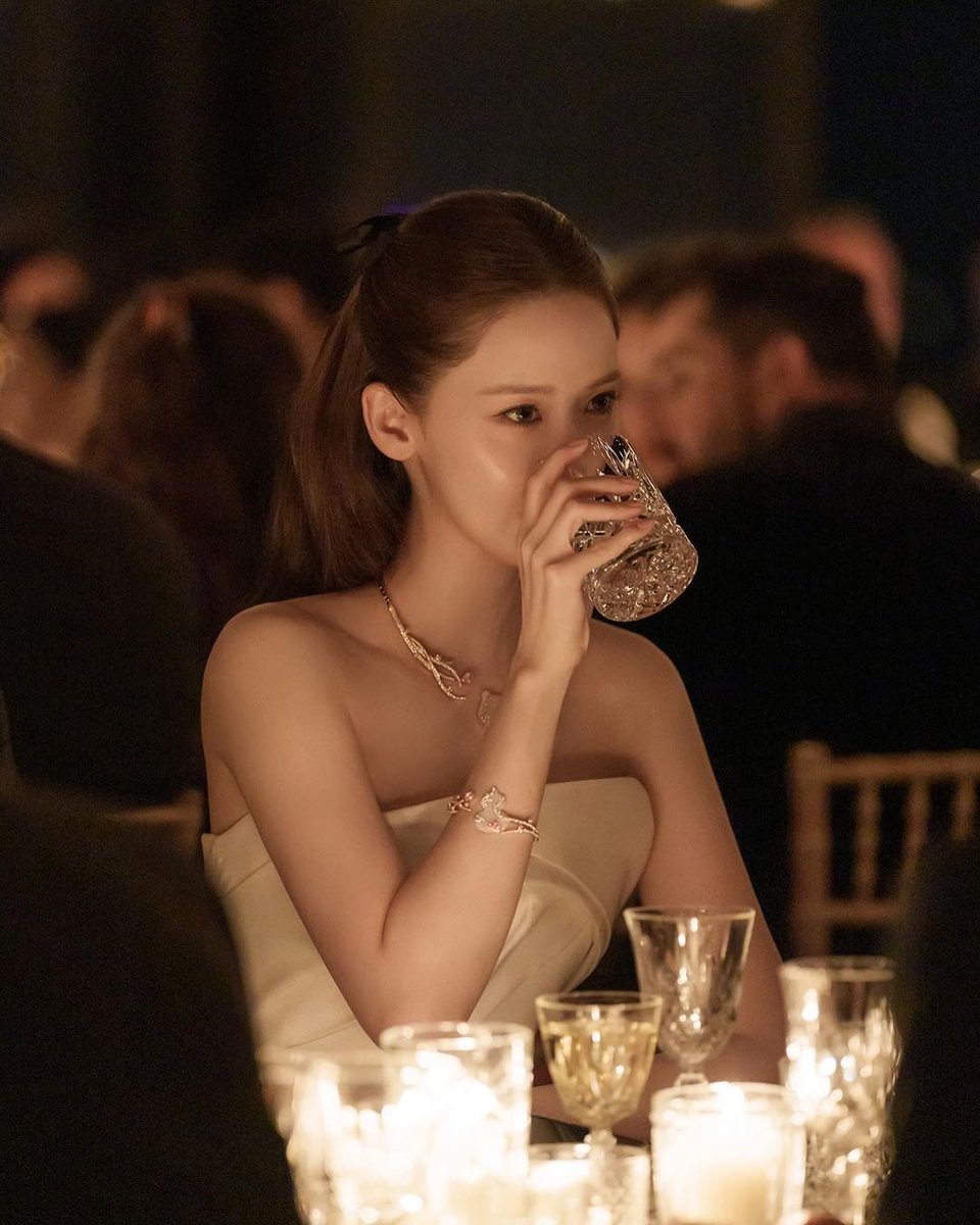 cyurve's tweet photo. Hai apa kabar warga rp?
Minum dulu ngga sih biar ngga haus. ✨ https://t.co/c091lWSjf9