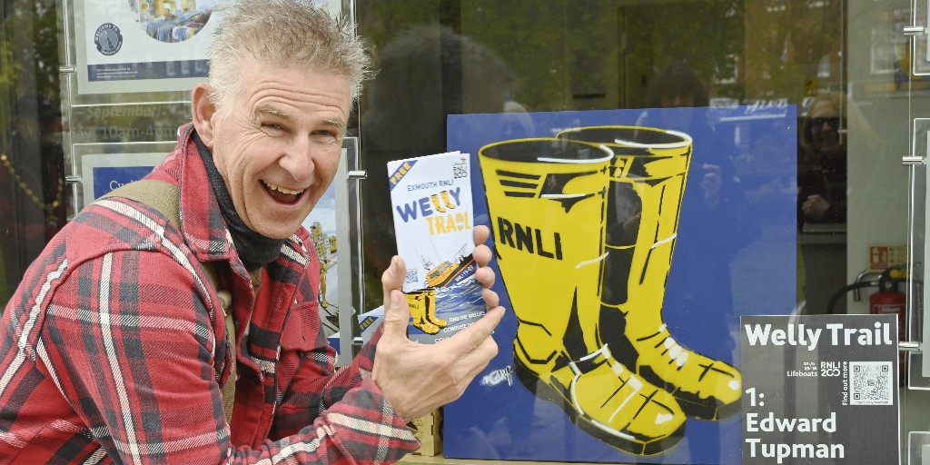 Explore the Exmouth Yellow Wellies trail, a stunning tribute by artist Gary Cook, known locally as 'Exmouth's Banksy'.

The 2.4-mile trail features 15 sets of yellow wellies honouring historic @ExmouthRNLI coxswains to mark our #RNLI200 anniversary 👏 

👉 bbc.co.uk/news/articles/…