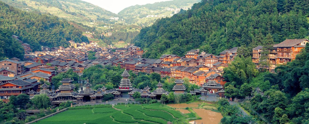 Zhaoxing Dong village in Guizhou has been selected as “one of the six most beautiful countryside in China” 😍

#Guizhou #GuizhouProvince #China #Photography #VisitChina