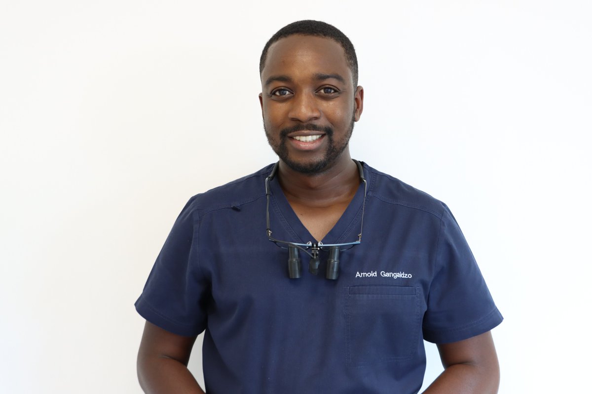 Being raised by a mother who’s a nurse and a father who’s a mental health nurse, Arnold’s passion for healthcare runs in the family. After graduating from @UCLan, he is now an award-winning dentist 🦷🏆 Read the Dental Surgery (BDS) graduate's story: ow.ly/em1350REjxt