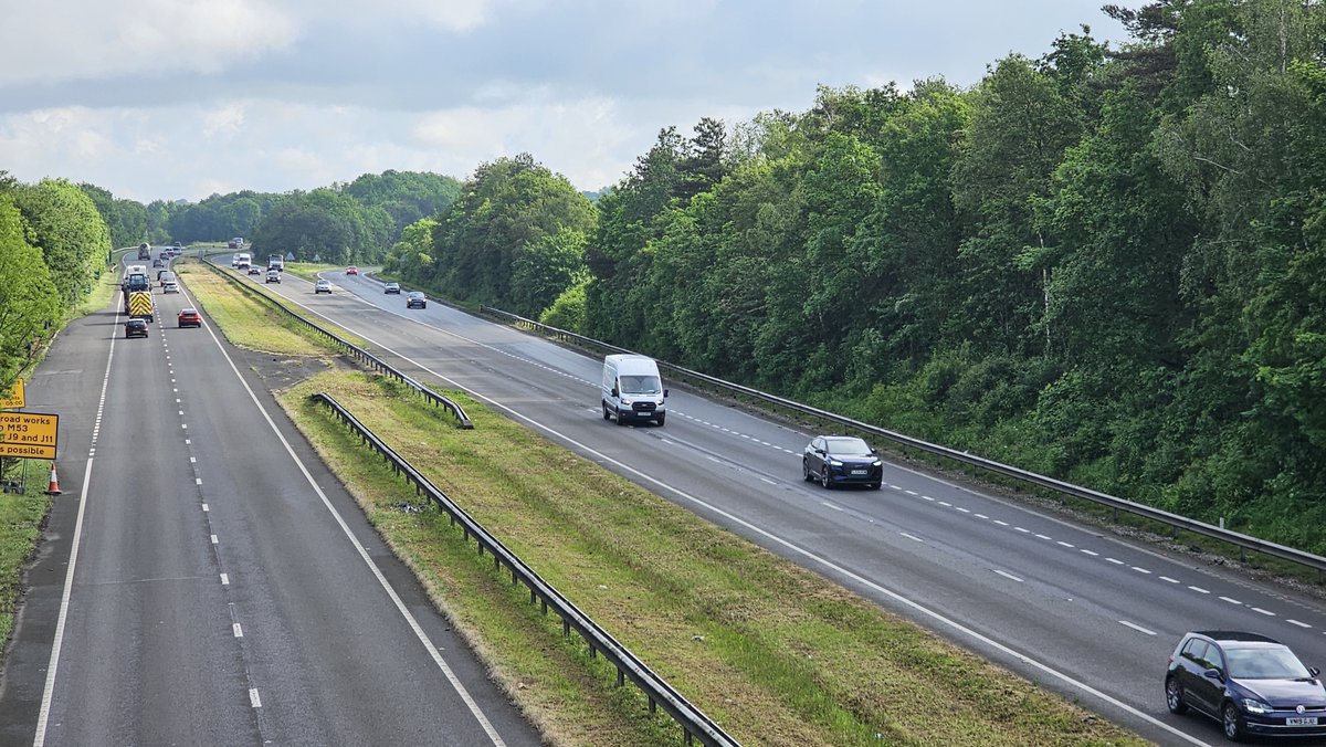 #A55 @TrafficWalesN Smoother journeys are on the way for users of the A55 at #Chester with a £2.5m overnight resurfacing project getting fully underway next week. Overnight carriageway closures needed. Story here: ow.ly/Ksxe50ROn1i