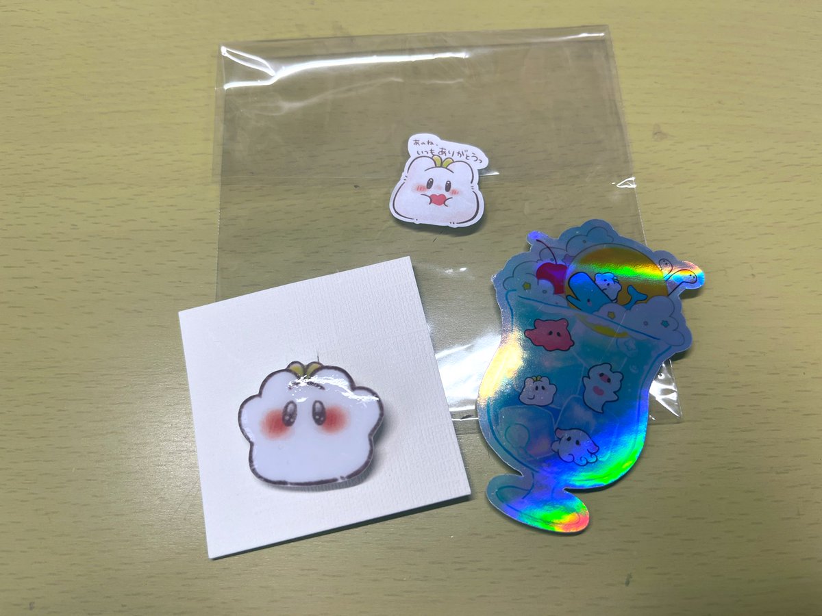 Mi_3347's tweet photo. バッチどこにつけようか迷う💭
新宿のイベントに引き続き今回も会いに行けて良かった！ご本人様(@fairy_mofu )ともお話しできて嬉しかったです♪ https://t.co/q6DjF8wQ88