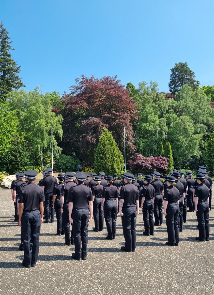 Course 03/23 were taught the final parade manoeuvres at their latest Drill lesson. The Probationers will now rehearse this before performing for family and friends at a Passing Out Parade in three weeks time. #LifeOfAProbationer