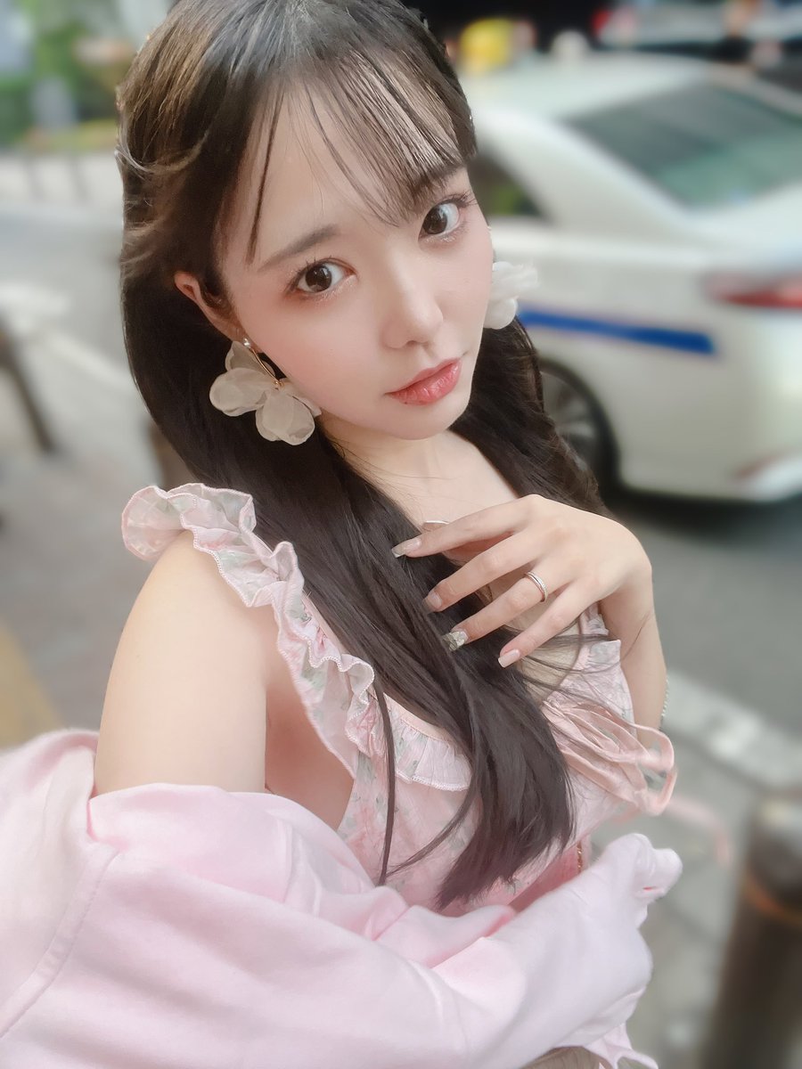 今日よろしくです♡
ロフトさんのイベントなのでいつもと同じように差し入れができます！恋渕コーラかウーロン茶飲みたいなぁ🥤💖 https://t.co/ztAPgu2btU