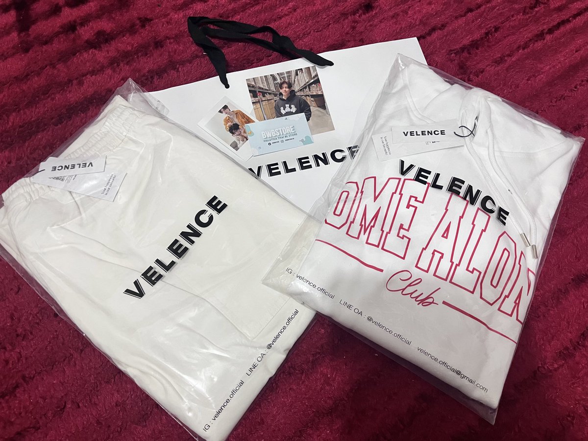 naabila1112's tweet photo. Finally got my Home Alone club hoodie &amp; cargo pants from @velencebkk 🤍 Thank you so much @BWBStore for your help 🫶🏻🥰 https://t.co/abUgqj9Uk9