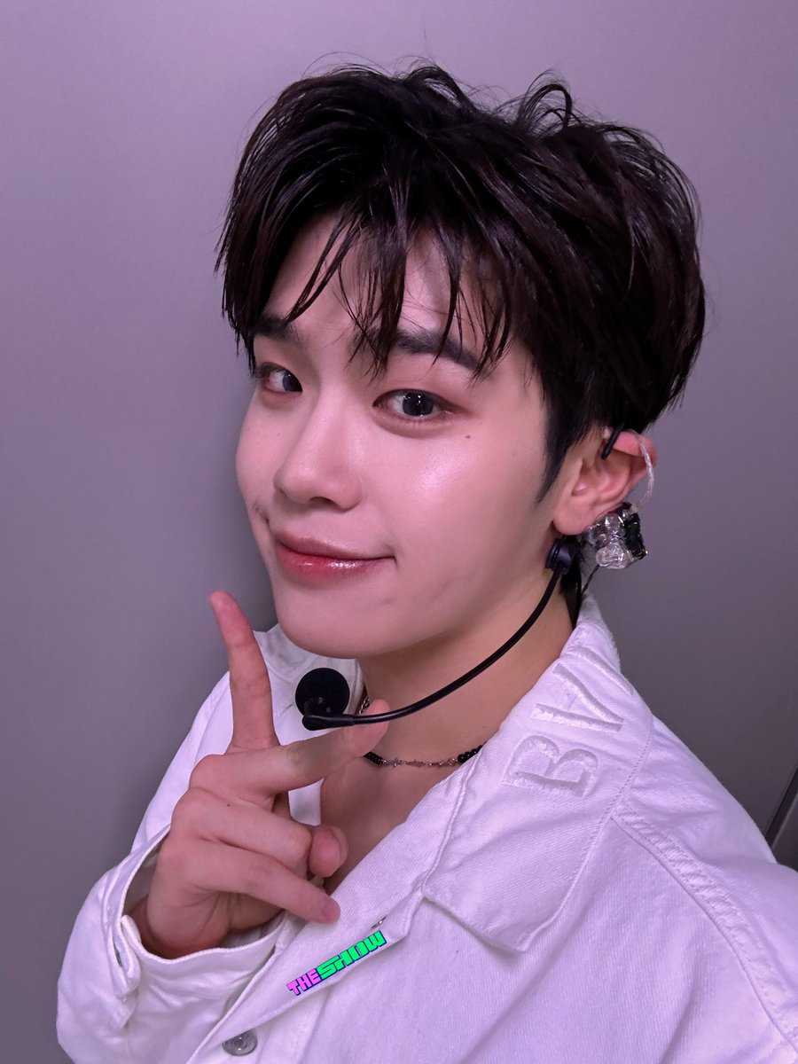 theshow_offcl's tweet photo. [★353회 더쇼초이스 후보③]
울 짱베원 셀카는 
(ˊᗜˋ)#더쇼 마음을
٩(ˊᗜˋ)و들었다
(ˊᗜˋ)놨다
٩(ˊᗜˋ)و들었다
(ˊᗜˋ)놨다
٩(ˊᗜˋ)و들었다놨다헤이
#ZEROBASEONE #SWEAT @ZB1_official https://t.co/SyOga2xNsz