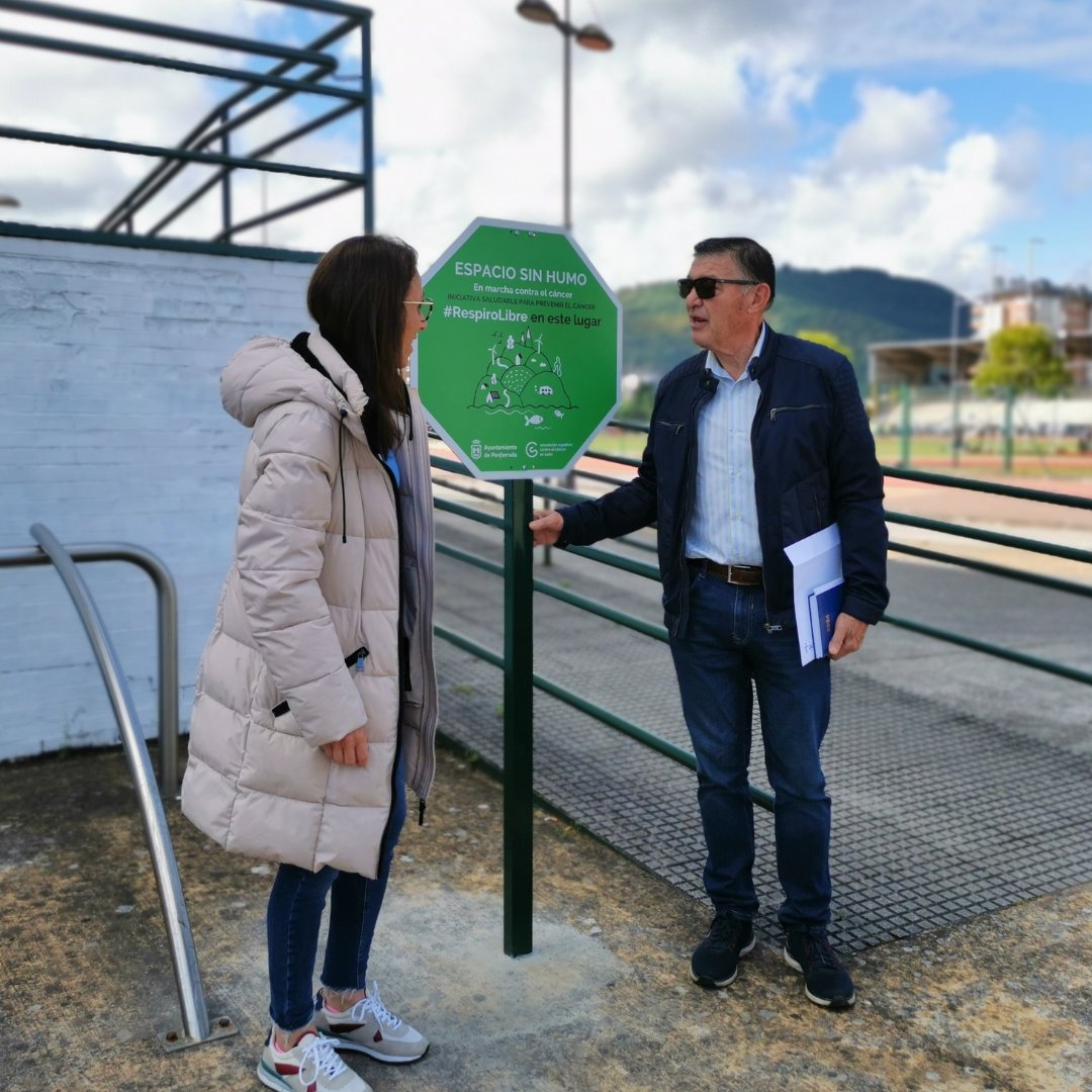 El entorno del Lydia Valentín y el Coloman Trabado ya son 'Espacios sin Humo' Inauguramos un nuevo Espacio Libre de Humo, que contará con señalización recordando la importancia de respirar aire puro en ambientes abiertos y públicos, y recalcando el daño del #tabaco para la salud