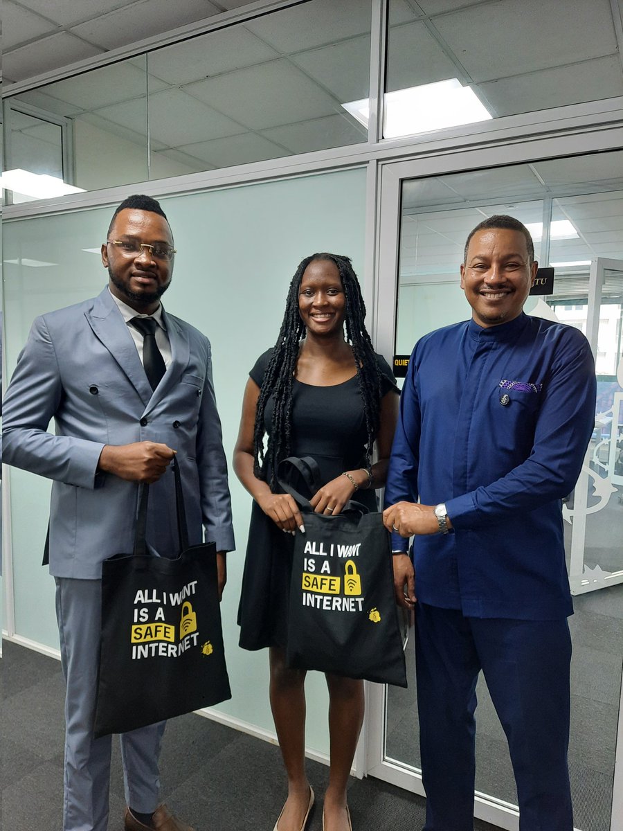 Thrilled to welcome two attachés from <a href="/ExperienceUSIU/">USIU-Africa</a>! Eager for their fresh perspectives as we push our human rights agenda forward. Want to volunteer with us? Sign up today! amnestykenya.org/work-with-us/#…

#HumanRights #Volunteer #JoinUs