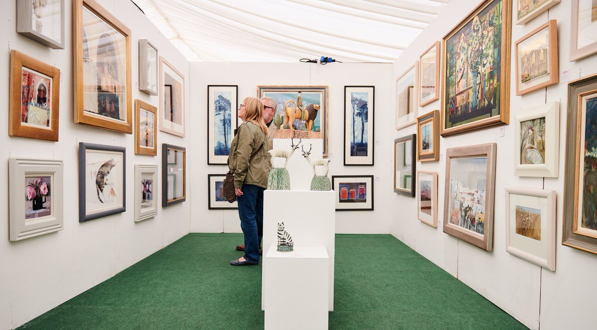 #ArTay is one of the largest exhibitions of contemporary Scottish art in the country. This unmissable pop-up art gallery is hosted in a large marquee beside #PerthArtGallery and displays the work of over 90 artists.

🗓️ Thu 22 May - Sun 26 May
🎟️ Free entry

@PerthFestival