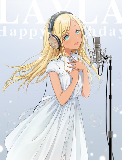 「blonde hair microphone」 illustration images(Latest)