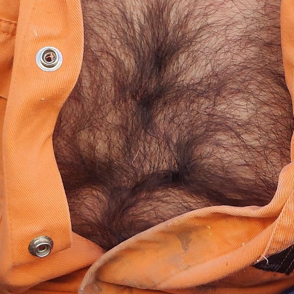 For those who love a man with a hairy chest, this one&rsquo;s for you!  Subscribe to my FanCentro for exclusive<a href="/tag/hairychest"class="tags"><span>#hairychest</span></a><a href="/tag/exclusivecontent"class="tags"><span>#exclusivecontent</span></a><a href="/tag/manlyfoot"class="tags"><span>#manlyfoot</span></a>