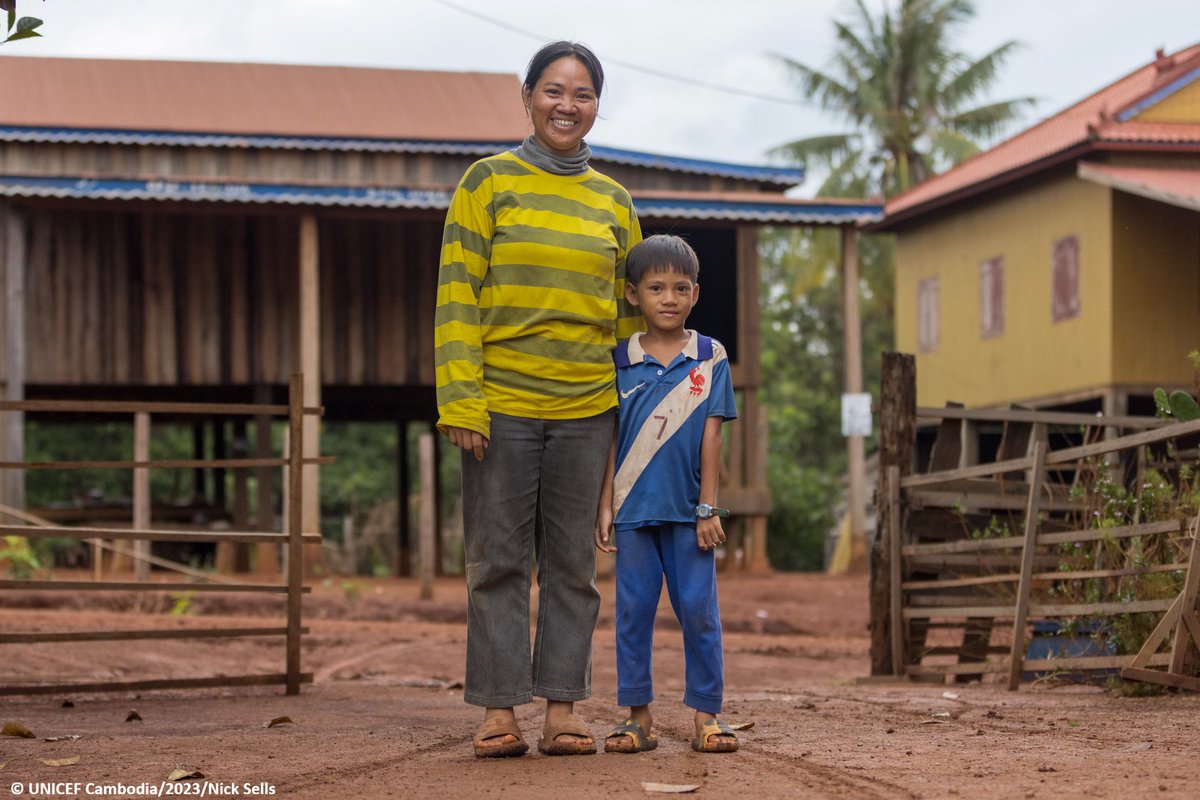 “If I hit him, he will learn those actions from me,” said Nang Lao, a mother of a 6-year-old. 💙 @UNICEF’s Nurturing Care Parenting is transforming childcare among ethnic minorities, ensuring children thrive. 🔗 uni.cf/44Ruklq Grateful for @dfat’s #ANCP support! 🙌