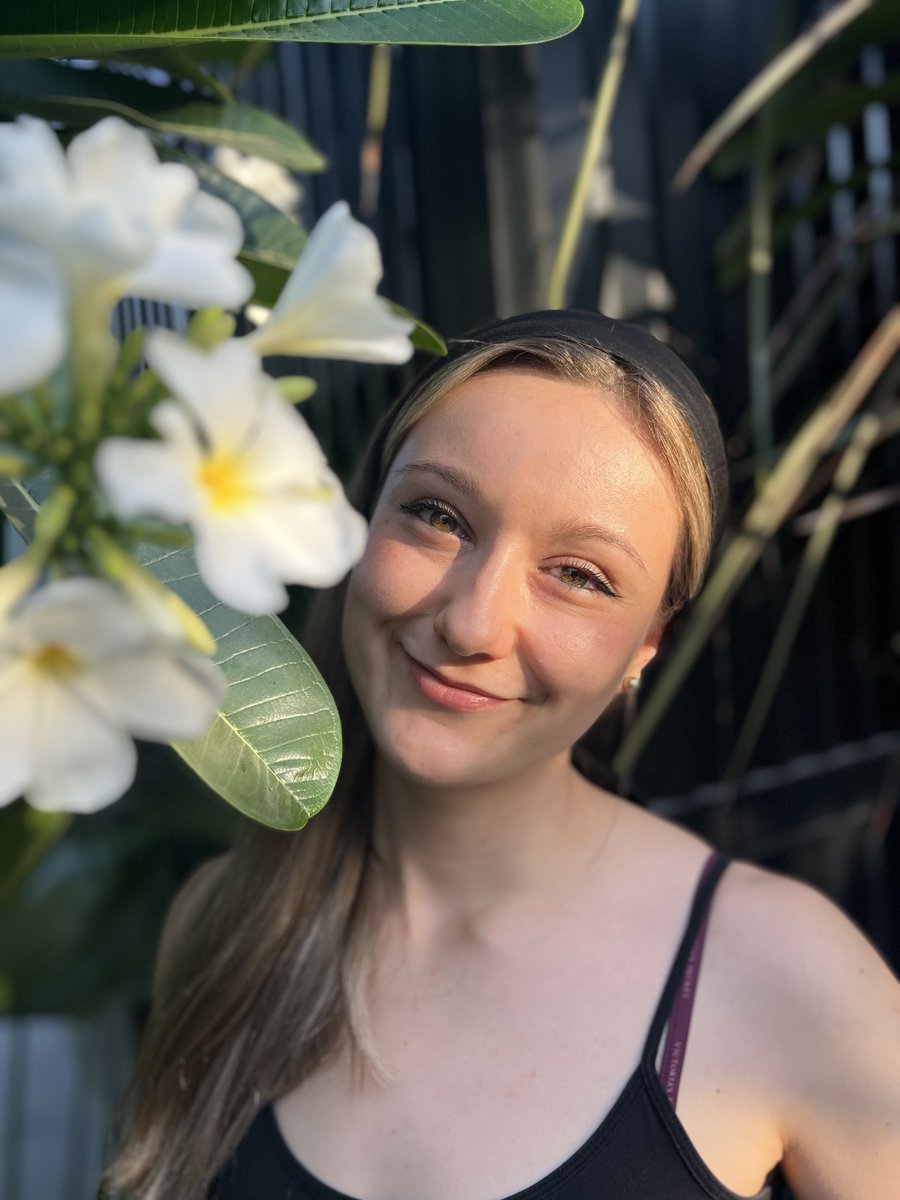 It took me a long time to realise this…

The people that show up for you during your low times. They’re your people. 

If someone is just there with you during the good times, that’s fine, but remember who your people are ✨✨💌