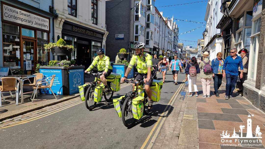 abbythesmall's tweet photo. CRU out in the wild... well at the end of a Pirate fun run!!
#pirateweekend @stjohnambulance @JeremiahsJourne @SJAWestCRU #pirates https://t.co/GoSV7WZzpO