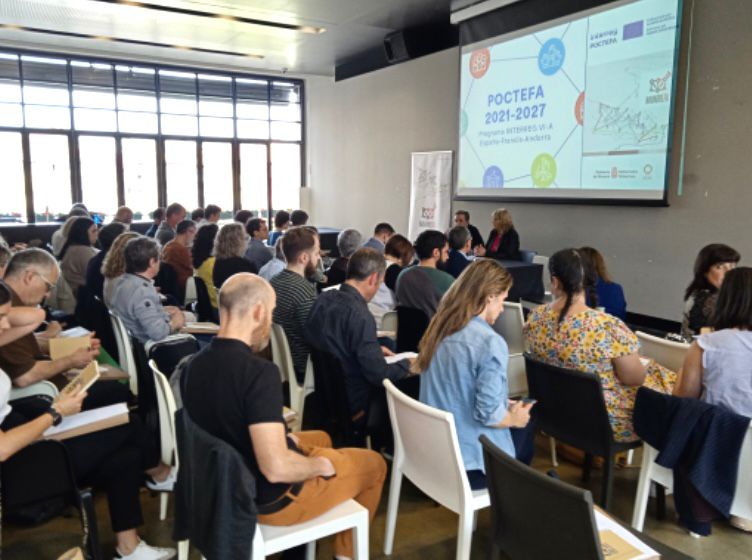 hostnavarra's tweet photo. La semana pasada, AEHN, líder del proyecto @Gaturi_Eu de cooperación transfronteriza con PaysBasque y Béarn lo presentó en el evento #NAVARREFA
   
Gracias a Acción Exterior @gob_na  por la organización y ayudar a las entidades socias navarras en los proyectos europeos. https://t.co/wcT2Cawhav