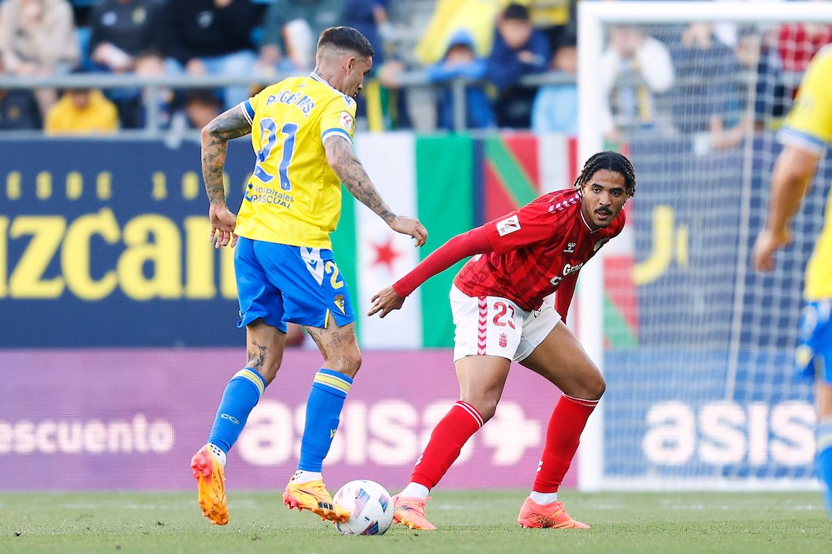 📸 @SaulBCoco #CádizLasPalmas #LaUniónHaceLasPalmas 💛💙 #LaUniónDePorVida