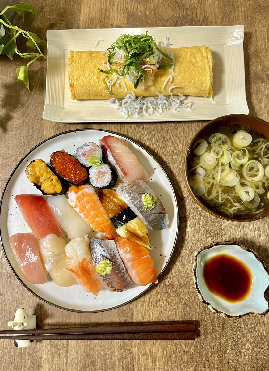 k1020_st's tweet photo. 久しぶりに塾休みなので
早めの息子夕飯 https://t.co/oamsaboBho