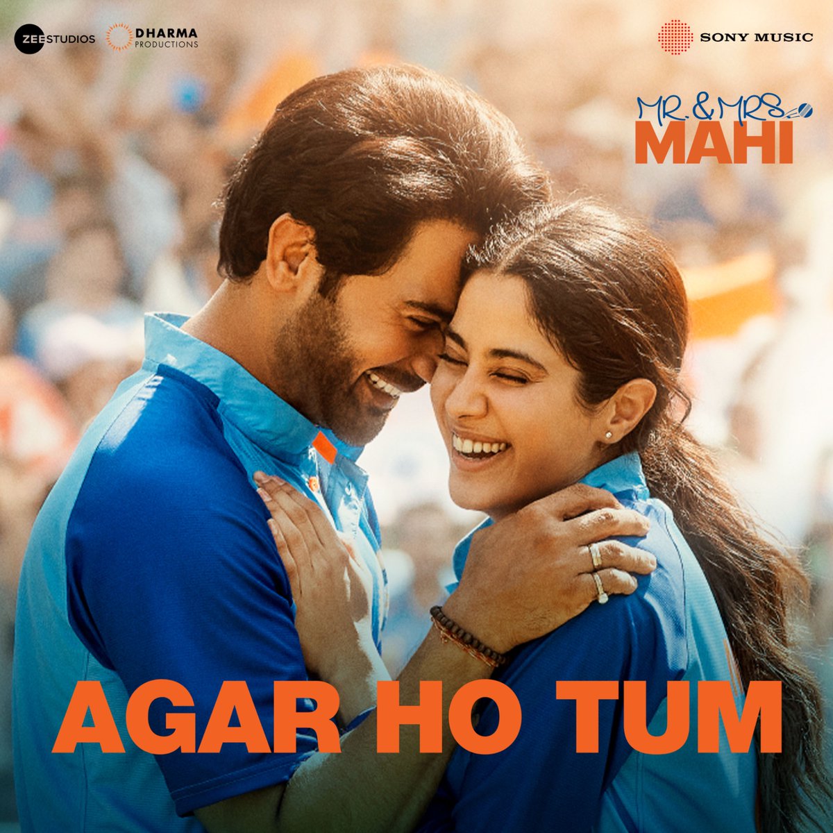 'Agar Ho Tum' out now! Rajkummar Rao and Janhvi Kapoor star in this romantic melody. Tune in and feel the magic!
#AgarHoTum
#MrAndMrsMahi 

#KaranJohar @apoorvamehta18 @RajkummarRao #JanhviKapoor #SharanSharma #NikhilMehrotra @somenmishra0 @tanishkbagchi @JubinNautiyal