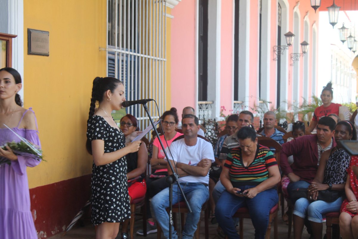 nuestroremedios's tweet photo. 🪈| Un concierto homenaje tuvo lugar esta mañana en el portal exterior del Museo Casa Alejandro García Caturla en ocasión de los 120 años de fundada la banda Municipal de Conciertos de Remedios. 

Todos los detalles en 👇🏻
https://t.co/x5JuGw0ivh

#NuestroRemedios
#CubaEsCultura https://t.co/EWcvISqLZE
