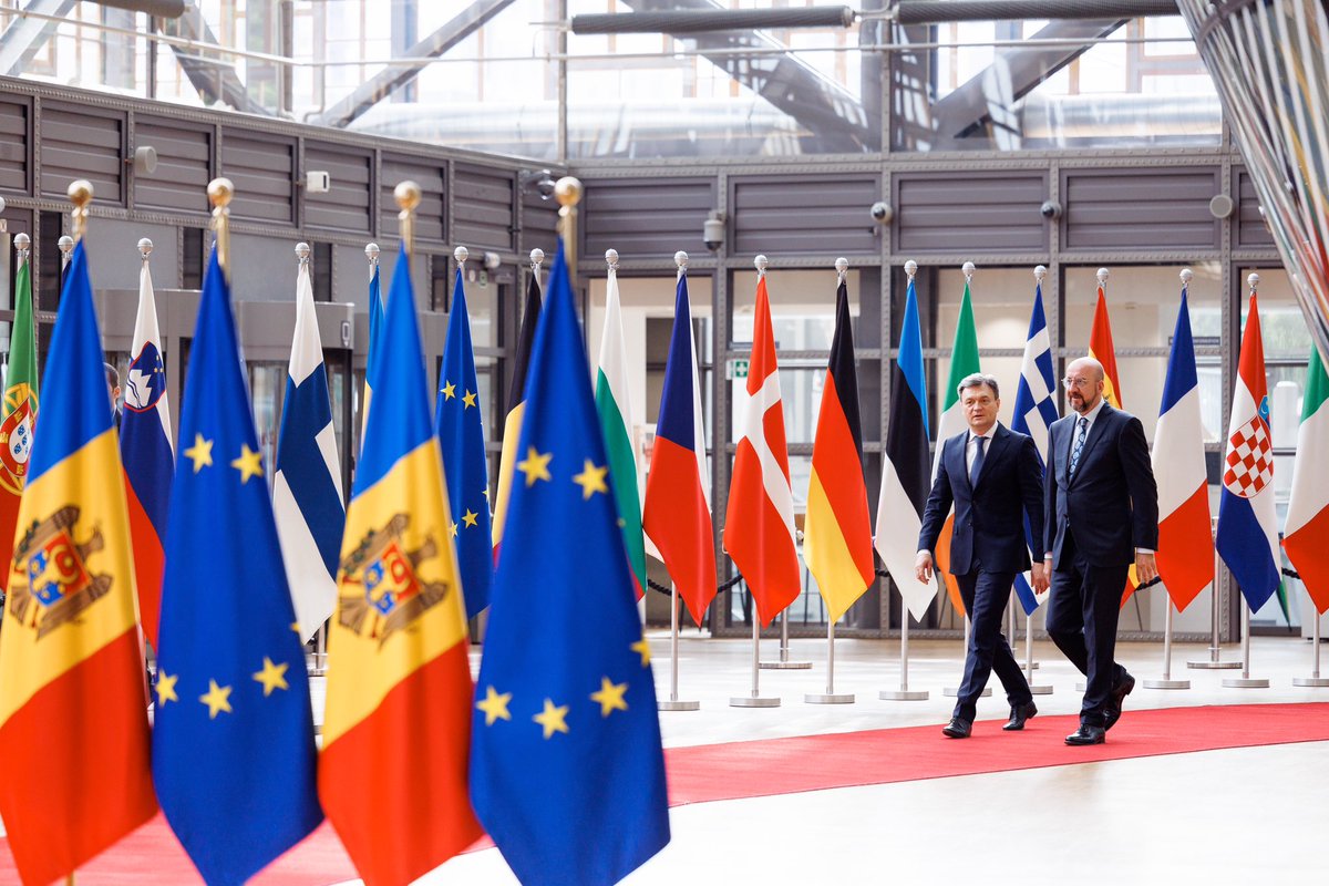 DorinRecean's tweet photo. The future of Moldova is in the EU family and we are glad to receive the full support of @eucopresident Michel on this transformative process.

Our hard work continues as we steadily advance on the EU path while addressing the regional security matters and Russia's hybrid war. https://t.co/A8iBrvf8Qg