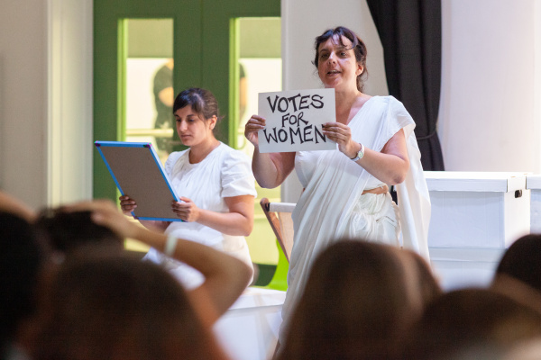 Spaces are still available for our FREE interactive outreach show on Sophia Duleep Singh for KS3! <a href="/ScaryLittleGs/">Scary Little Girls</a> @MightyCreatives. Open to schools in Nottinghamshire, Leicestershire and Derbyshire between 18-29 November 2024. For more info and to apply➡️hrp.org.uk/schools/school…