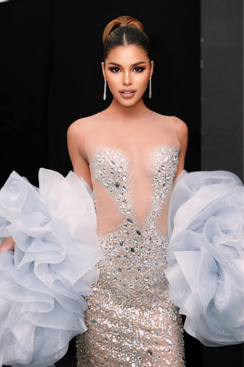 Queen Ketwalee, Miss Aura International 2023, shone brilliantly during the final round of 𝗠𝗶𝘀𝘀 𝗠𝗲𝗴𝗮 𝗕𝗶𝗻𝘁𝗮𝗻𝗴 𝗜𝗻𝗱𝗼𝗻𝗲𝘀𝗶𝗮 𝟮𝟬𝟮𝟰 competition. 👑 Evening gown: GL Garlate Design #MissAuraInternational #MissAuraInternational2023