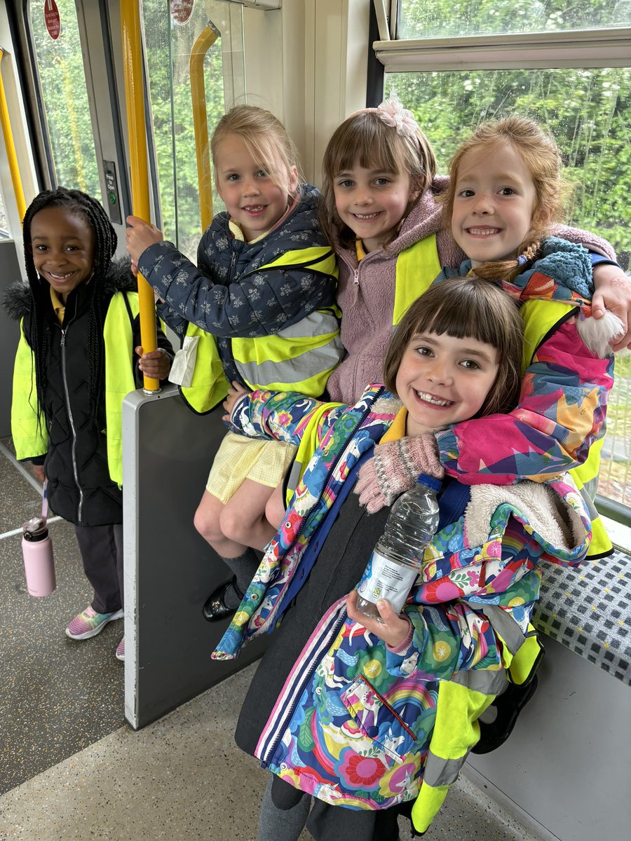 RuncieOf's tweet photo. Year 2 have travelled on the Metro to Whitley Bay for their geography fieldwork, we are hoping to answer our question ‘How do people use our coast?’ 🗺️ 🏝️ #ARFSgeography https://t.co/Rja96ufuUU