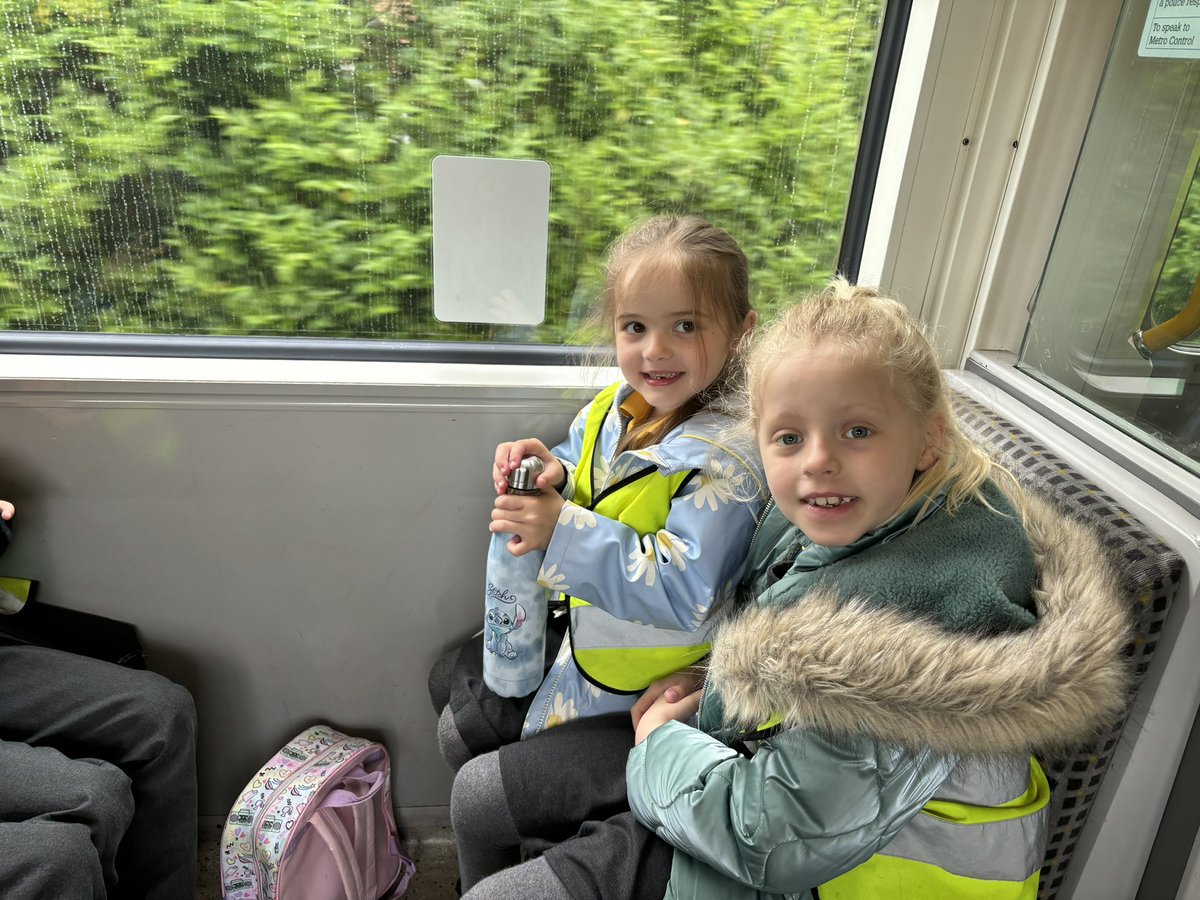 RuncieOf's tweet photo. Year 2 have travelled on the Metro to Whitley Bay for their geography fieldwork, we are hoping to answer our question ‘How do people use our coast?’ 🗺️ 🏝️ #ARFSgeography https://t.co/Rja96ufuUU