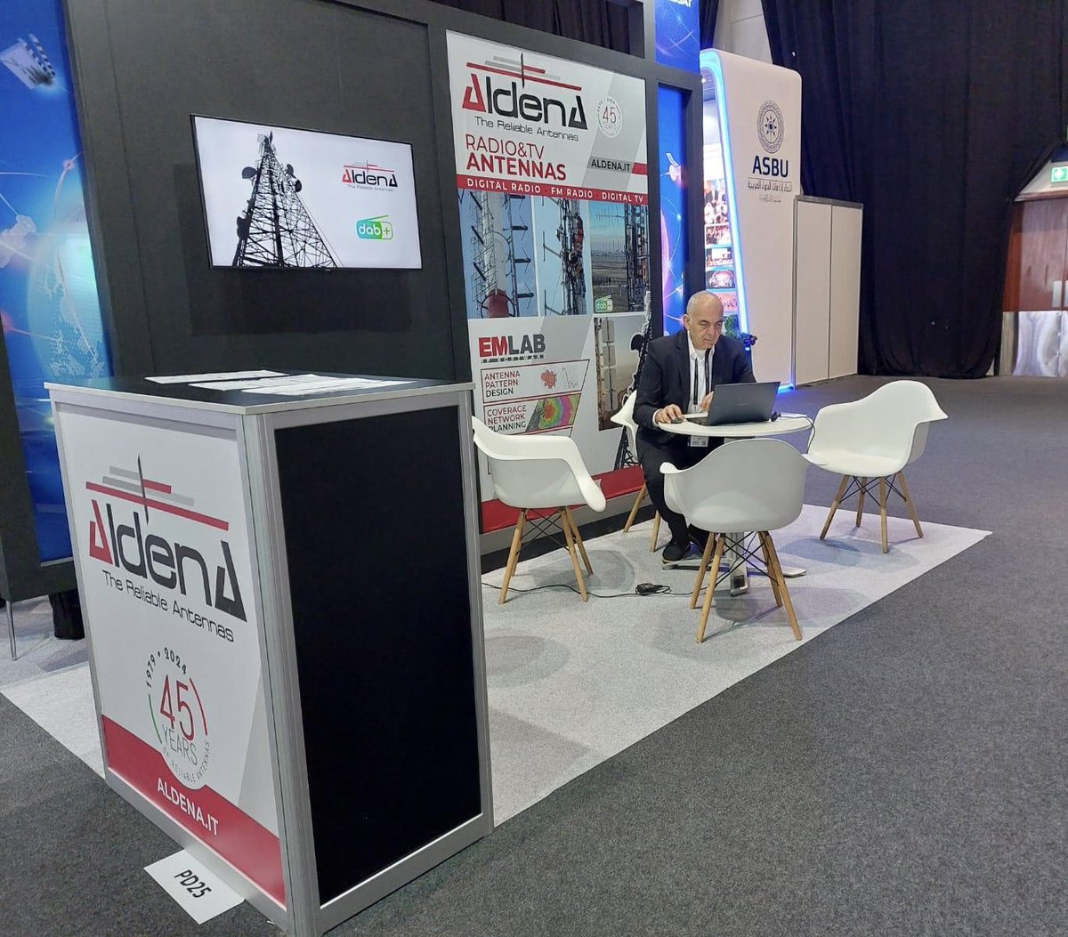 3, 2, 1 … let’s start <a href="/CABSATofficial/">CABSAT Official</a> 💥
#Antenna #radio #broadcasting #dtv #digital #communication #digitalradio #dabradio #CABSAT <a href="/WorldDAB/">WorldDAB</a> 

Join #ALDENA at booth PD25 🗓️