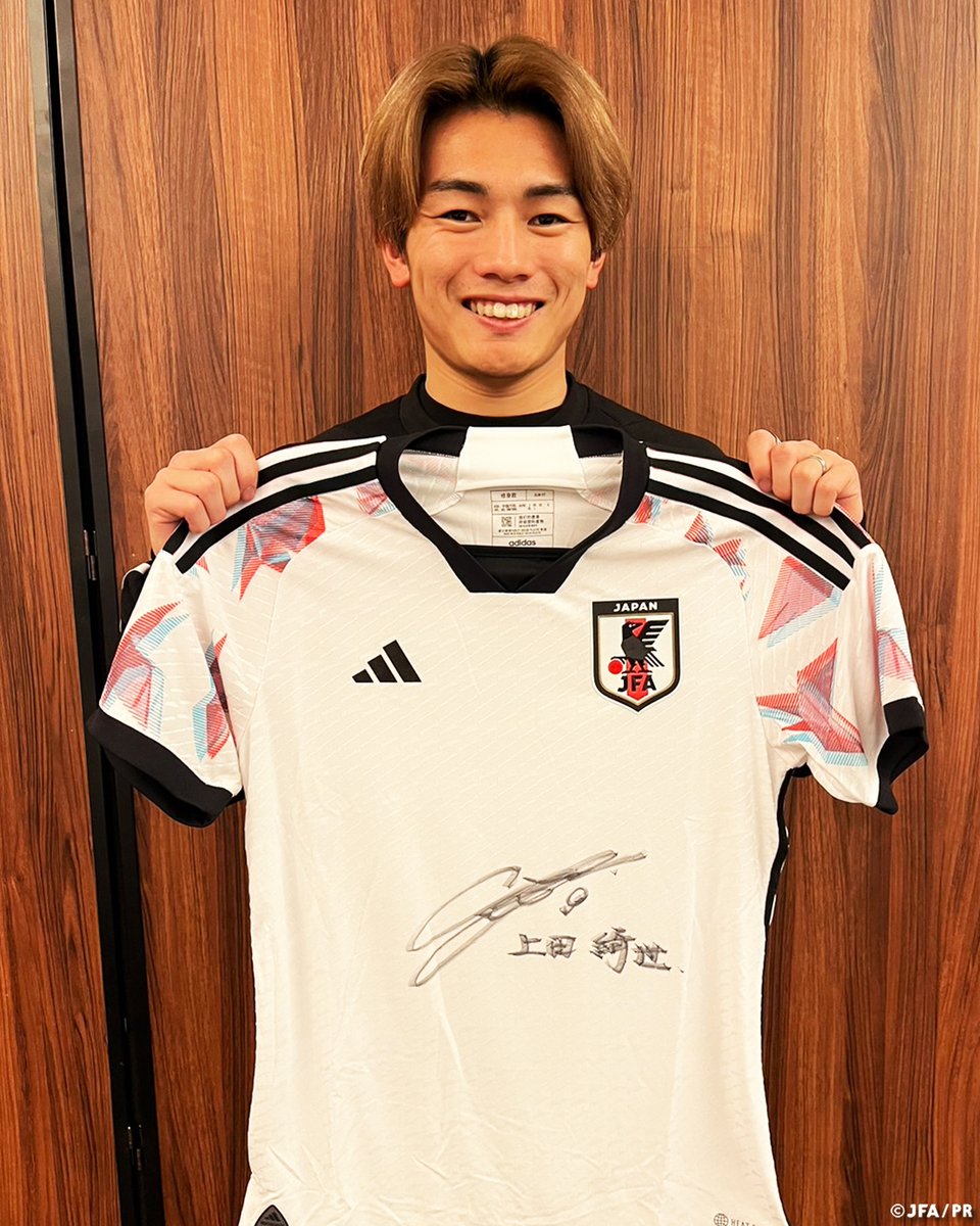 サッカー日本代表ジャージ上田綺世直筆サイン入り