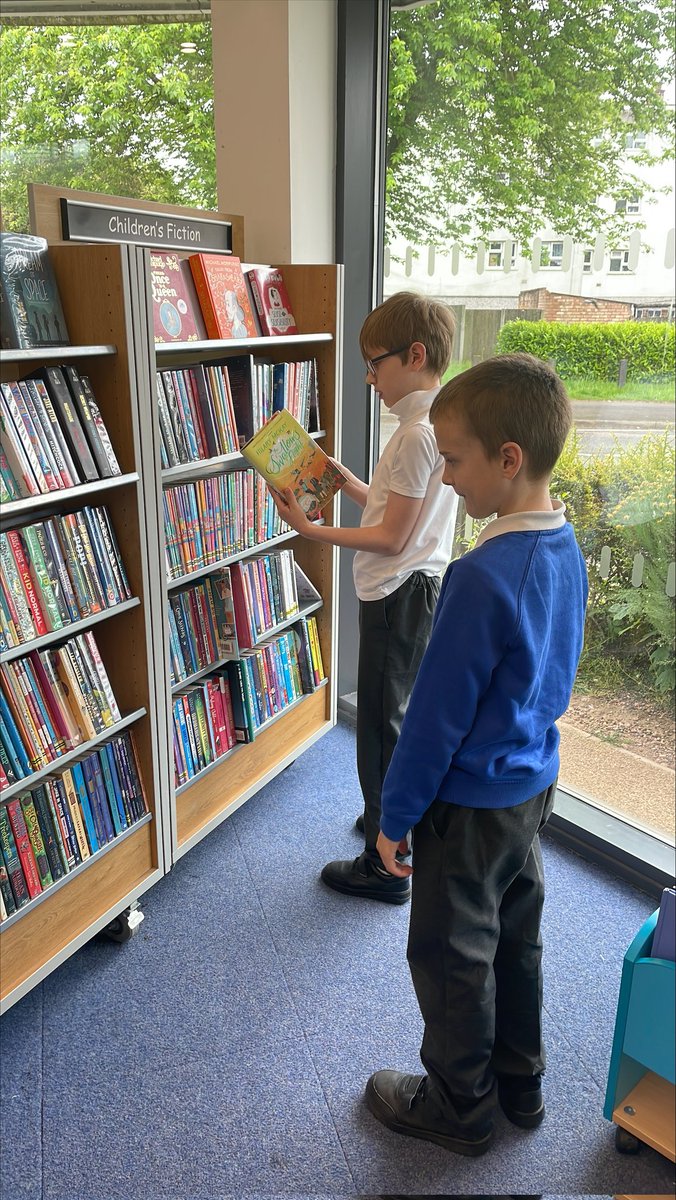 4AMrsArnold's tweet photo. 4M had a great time at Tile Hill Library as part of Careers Week. They learned about how to join, getting books out and what a job at a library involves ☺️📚 They're all very excited to come back and borrow books! @TemplarsPrimary @covlibraries https://t.co/PxEdjHDtyD