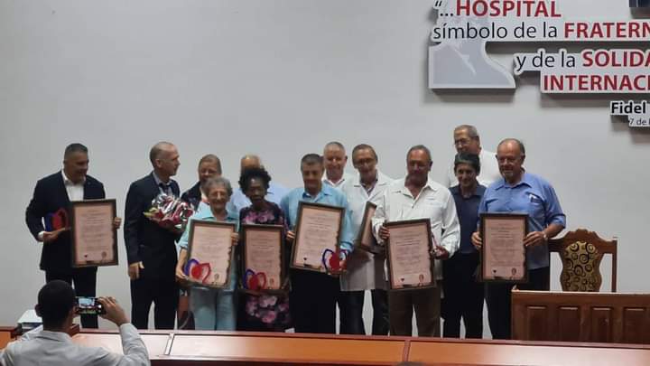 #GenteQueSuman
Felicidades queridos  profesores de la cardiología de Holguín