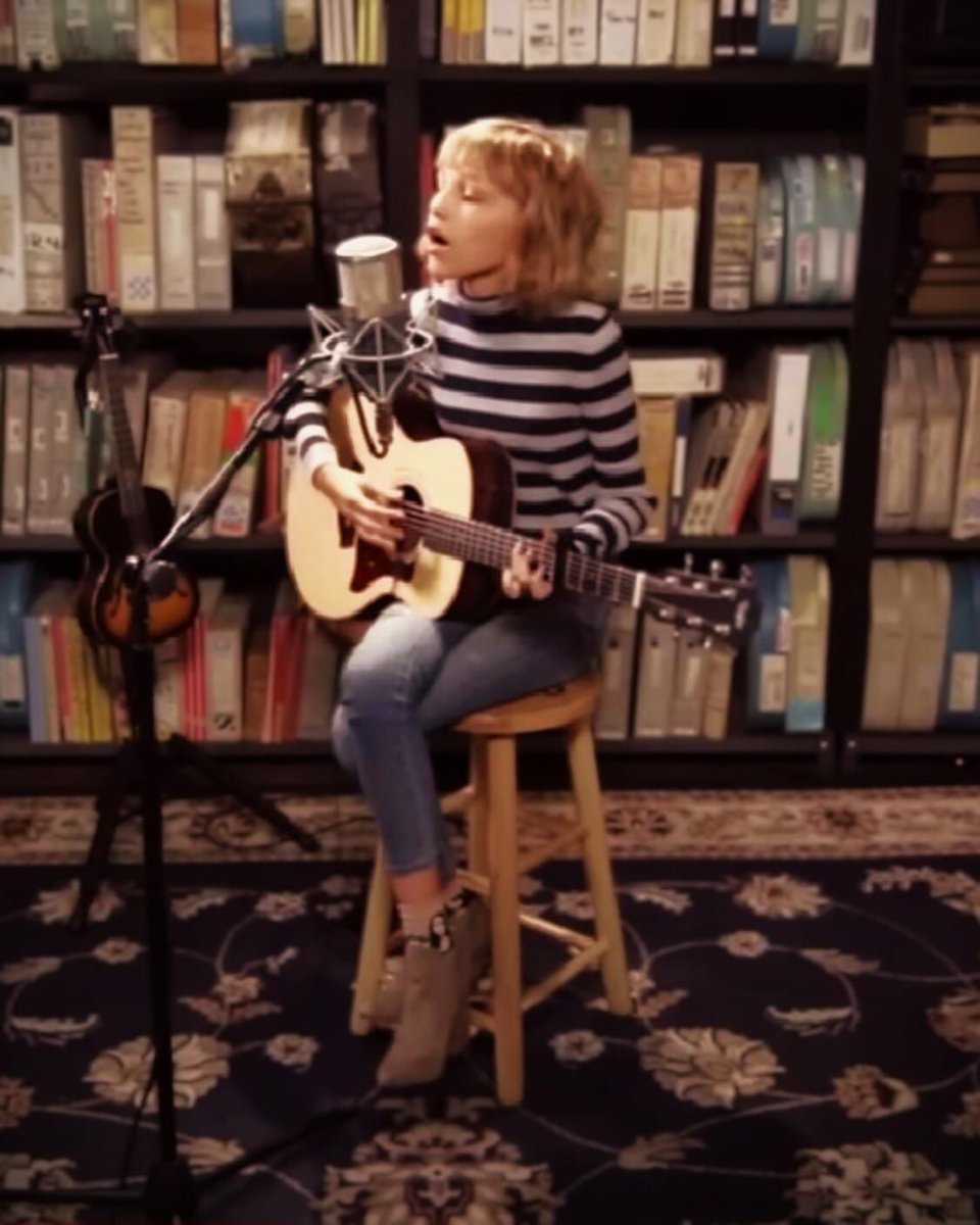 .@GraceVanderWaal • #ScreenshotOfTheDay Covering @edsheeran’s #ATeam at @PasteMagazine Studio 👉youtu.be/IBuGSEhlp7E 2017.01.24 / 4.2M @YouTube Views #SupportGraceVanderWaal #VestaSweetwater #MegalopolisFilm #ChooseKindness Full Session 👉 youtu.be/lIY6SUOkuVY