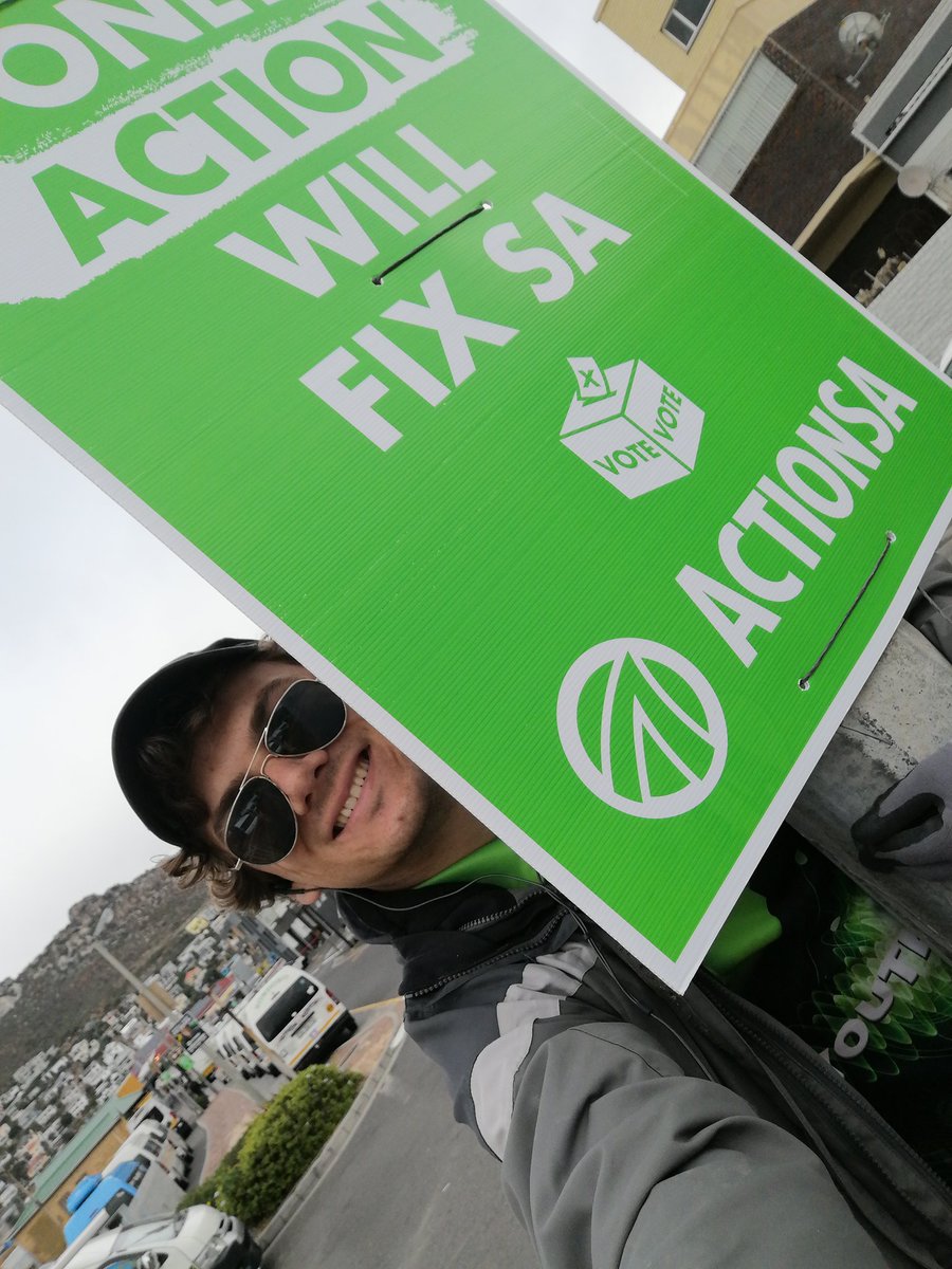 Come rain or shine the project to #FixSouthAfrica continues!

More postering today 💚🇿🇦

@Action4SA @HermanMashaba
@ActionSA_WC