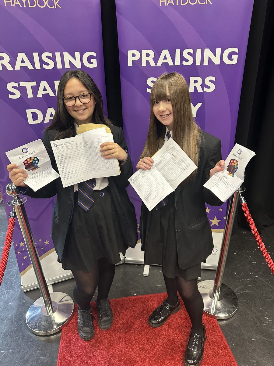 laurenbm90's tweet image. Name a better day than Praising Stars Day?! @OutwoodHaydock So much love for progress amongst year 9 this morning! #MetaMay #PraisingStars #LoveLearning 🔴🟡🟠🟢🟣