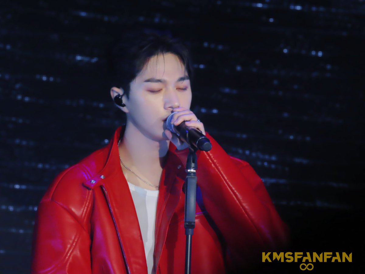 KMS_mslfan's tweet photo. 240518 'REBOOT' in HK
🐈‍⬛💛💛
#엘 #명수 #김명수 #myungsoo #金明洙 #INFINITE  #infinite #인피니트 https://t.co/HisCAexr07
