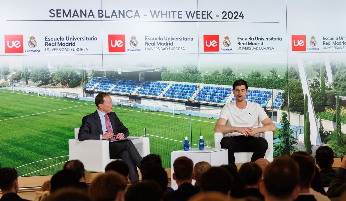 RealMadridUE's tweet photo. Ayer inauguramos nuestra #WhiteWeek con @thibautcourtois y @MateoChus, donde estuvieron compartiendo con nuestros alumnos algunos de sus grandes logros con el @realmadrid y todo el que trabajo que hacen para alcanzarlos.
https://t.co/ZbtKHTnE4I
#TrainYourDreams #RealMadrid https://t.co/tGfzZmQnCl