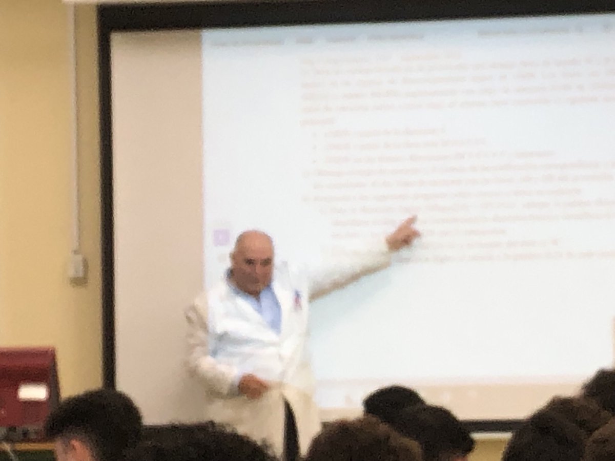 acojimUS's tweet photo. Disfrutando en la última clase de Manolo Valencia con ⁦@mcromerot⁩ en ⁦@etsii⁩, Genio y Maestro, gracias y enhorabuena!! https://t.co/dMtYiYRP4A
