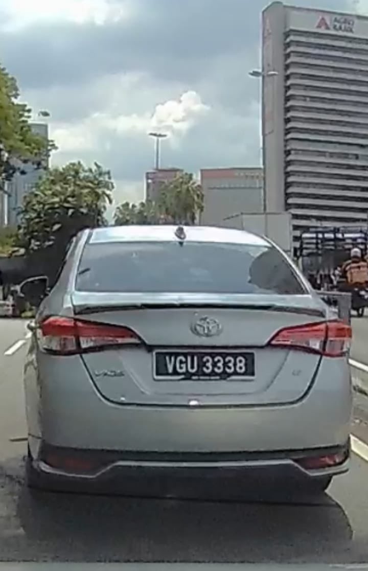 The Advocate tweet media