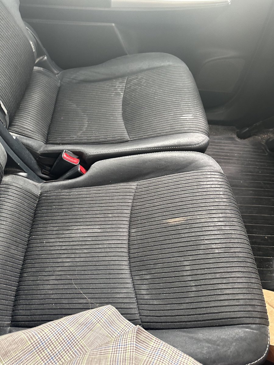 No es de recibo que haya taxis en Madrid que todavía no entiendan que son un servicio público. Y el olor, nauseabundo.