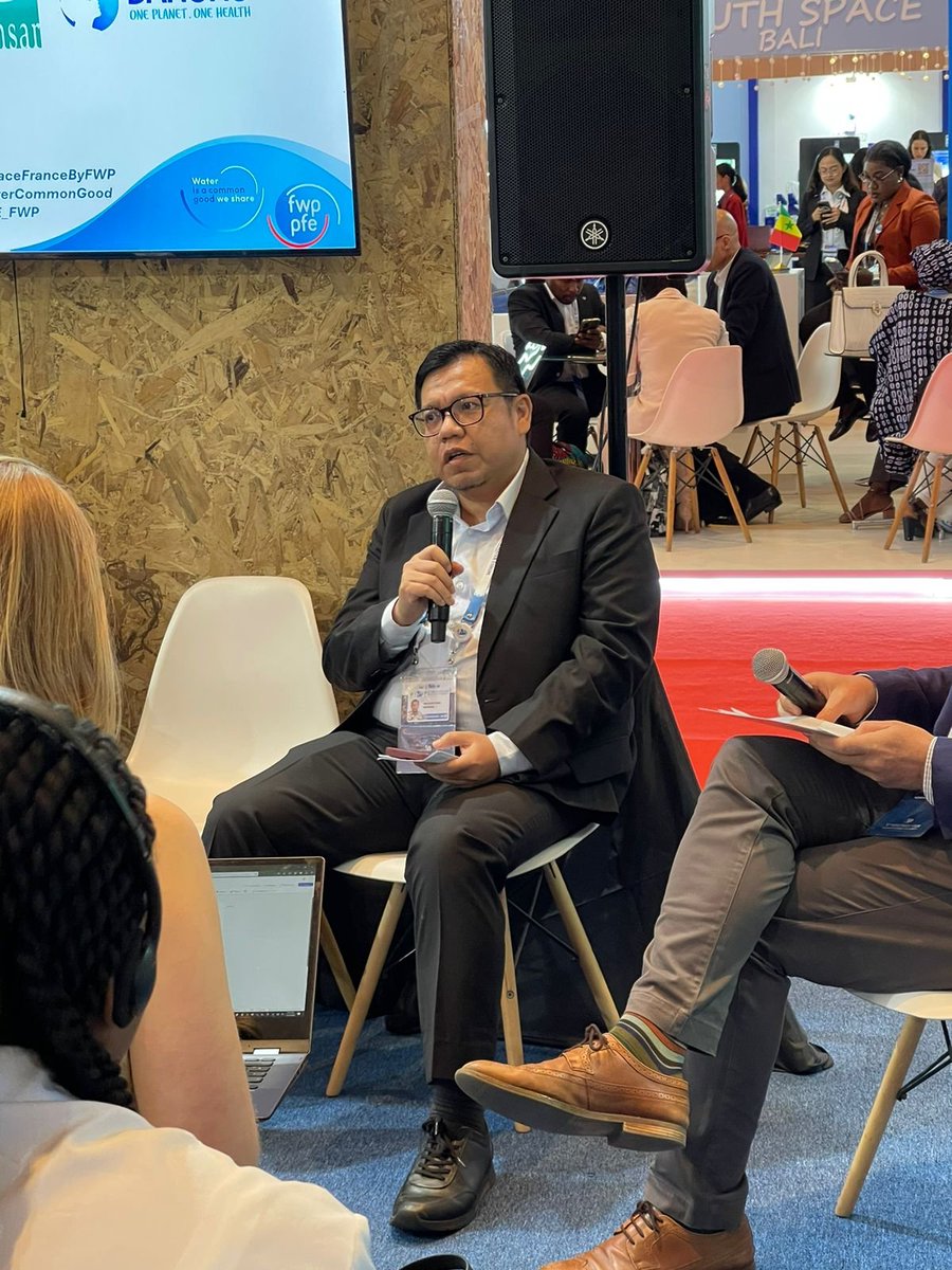 SNVIndonesia's tweet image. In France Pavilion, we shared that we can accelerate the achievement of water security through investment in private sector. DFCD provides origination facility for companies to derisk water projects to become bankable and investable

#DutchFundForClimate
#WaterForSharedProsperity