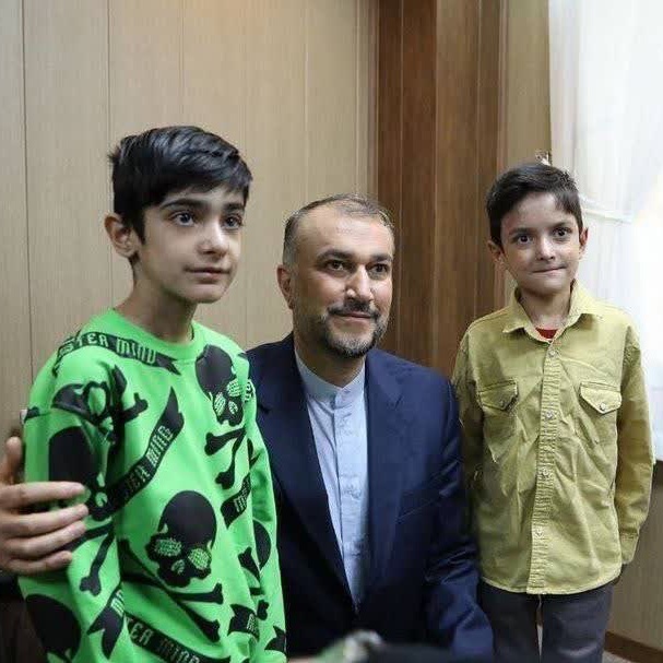 💔🇮🇷 Iranian Foreign Minister Hossein Amir-Abdollahian with his two sons.