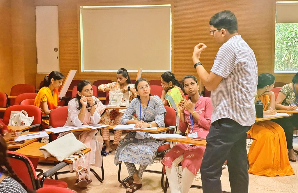 #MS_DEED Level 2 workshop @IISERPune @MSFDA_Official Math 'labs' with linear algebra, pedagogy, mathematization, history, discussions, activities and questions made them all very effective with @bhagwatchandra @OmADevKul Prof. Ananth N H @iitbombay