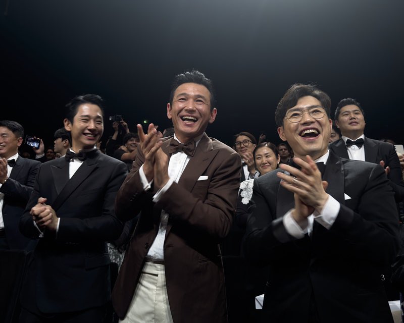 holyhaeiness's tweet photo. I’m so proud of them! So happy to be able to witness this 🥹

JUNG HAEIN AT CANNES
#JungHaeinAtCannes2024

#정해인 #JungHaeIn #베테랑2 #ITheExecutioner https://t.co/eijLCSdLOb