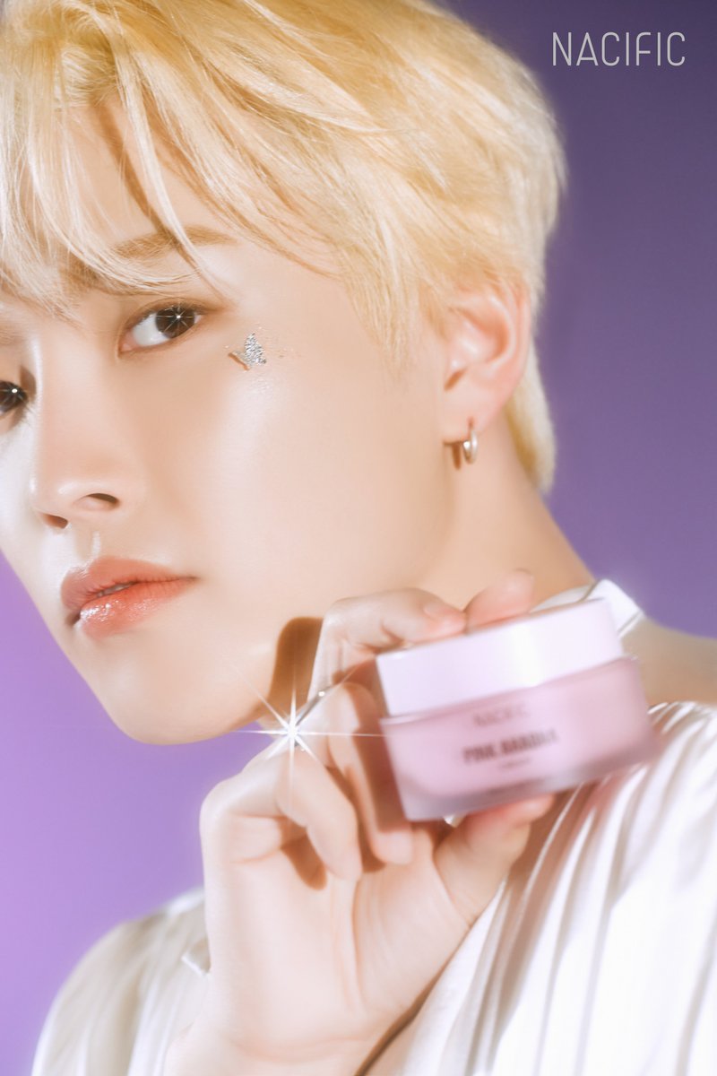 KrNacific's tweet photo. 𝙉𝘼𝘾𝙄𝙁𝙄𝘾 𝙓 𝘼𝙏𝙀𝙀𝙕

｡･:*:･ﾟ★𝑴𝒚 𝑼𝒏𝒊𝒗𝒆𝒓𝒔𝒆 ｡･:*:･ﾟ☆

아하바하로 완성하는 매끈 피부결
네시픽 핑크 아하바하 크림

#네시픽 #에이티즈 #홍중 #아하바하크림
#nacific #ATEEZ #HONGJOONG https://t.co/1oXAxnOwIP