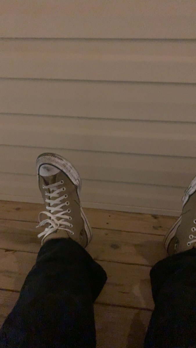 Monopuli's tweet photo. locked out of the house core https://t.co/1S5FwKrx3z