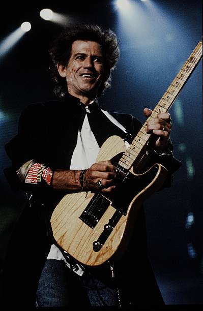 Keith playing guitar at Tokyo Dome #VoodooLoungue tour March, 1995 📷 #KohKasebe @Natalie67578650 @resident219 @denajag @AJDMaru @cheers16 @Gingersl2 @ginger_l1 @claireTerrieux @prolixmusic_ @werthro @StanislasPetit @ABessai @thatstoneslady @mustan0391 @FatOldAnarchist @ecos_jm