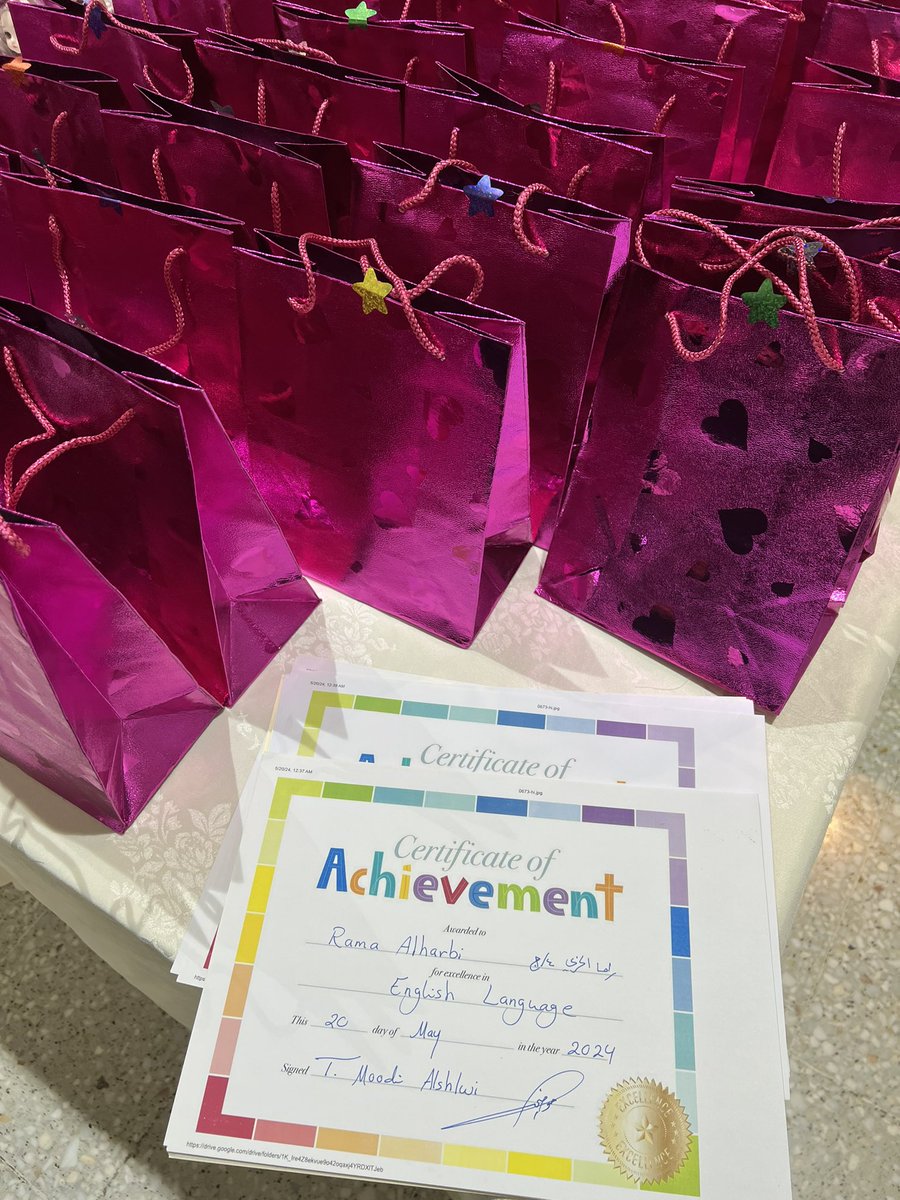 moonimoon15's tweet photo. Celebrating my outstanding students in 4th grade and  the 5 students in each class who got the highest scores in #class_dojo  👏🏻👏🏻👏🏻👏🏻 ابتدائية الأبناء #congratulations  girls🏅🏅🏅🏅 https://t.co/04uV08hOU6