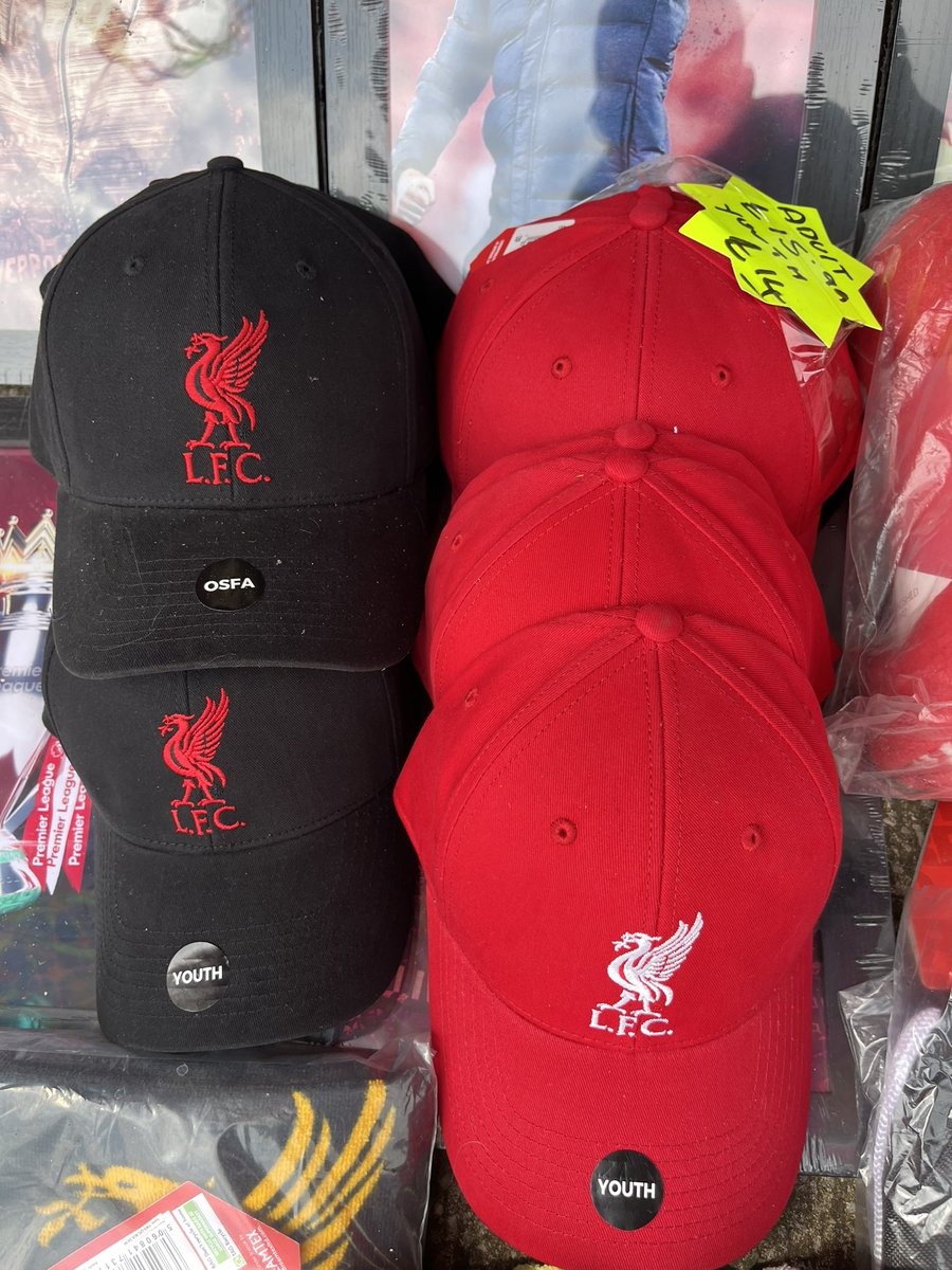 New @Everton @LFC case balls in stock today , caps , towels etc on stall today in @Huytonvilcentre at great prices 💷 thanks for all your support 👌@HaddleyTheresa @willo_ian @Stevo_Stonko @Brian_ban @LyndseyCritchle @angiesliverpool @spiderwalshy @pbucko62 @scousescene